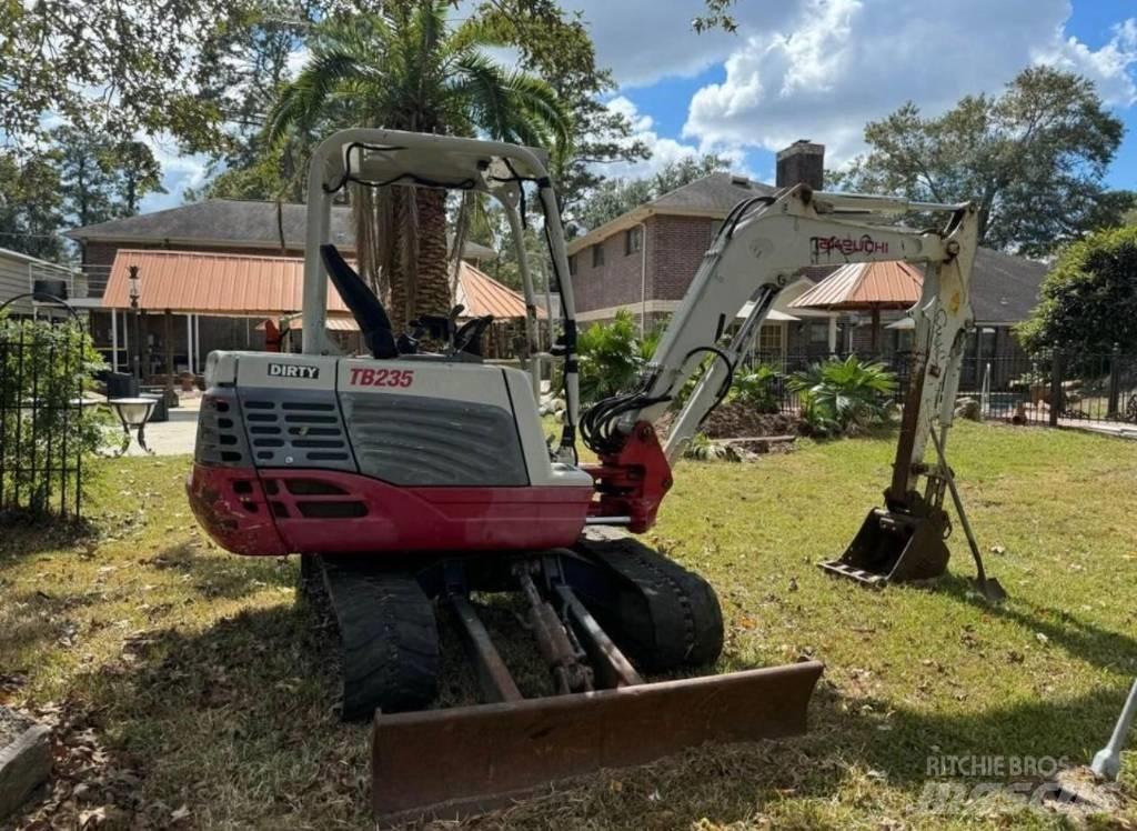 TAKEUCHI TB235 Gravemaskiner på larvebånd