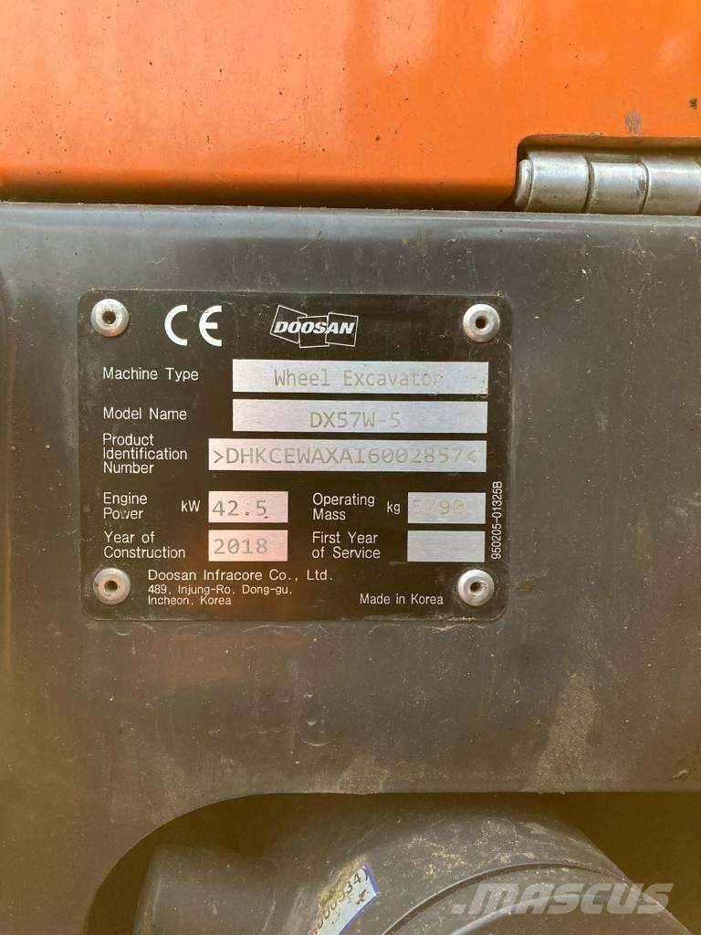 Doosan DX 57 W-5 Gravemaskiner på hjul