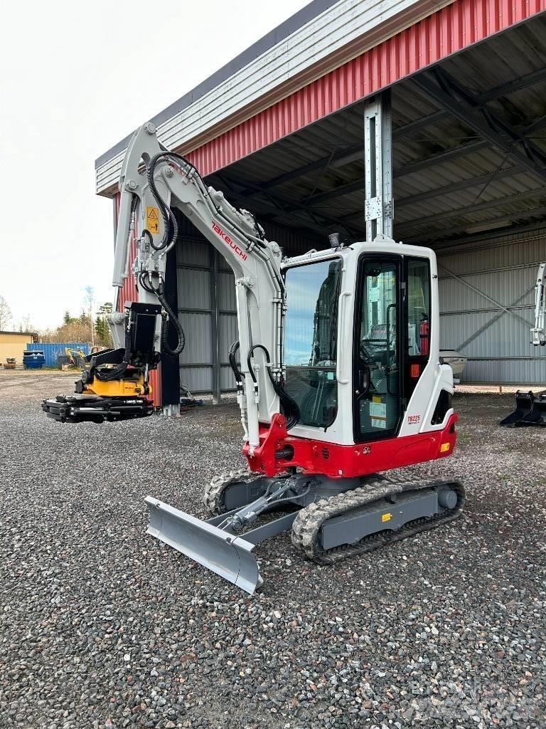 Takeuchi TB225 Minigravemaskiner
