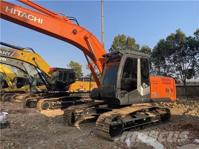 Hitachi ZX200 Gravemaskiner på larvebånd