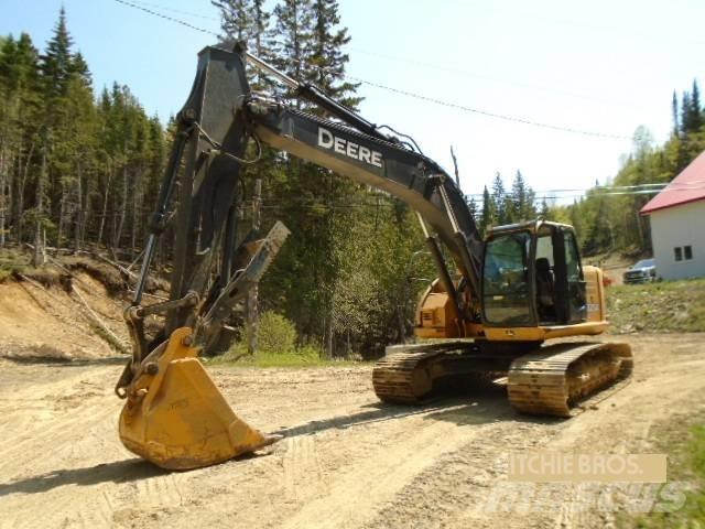 John Deere 225 DLC Gravemaskiner på larvebånd