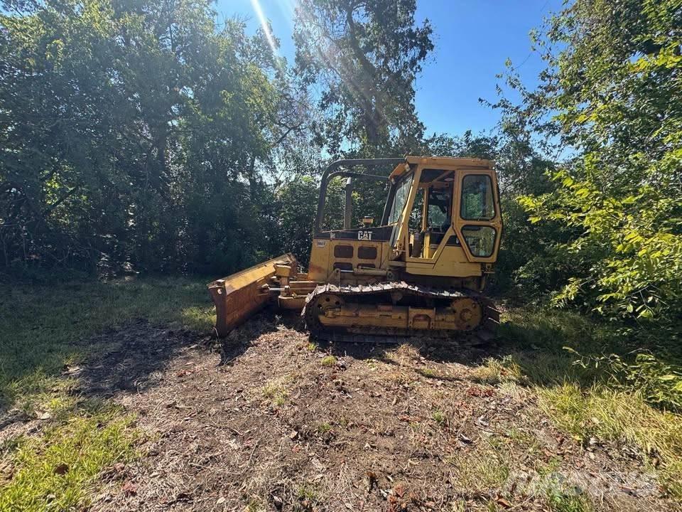 CAT D4C Bulldozer på larvebånd