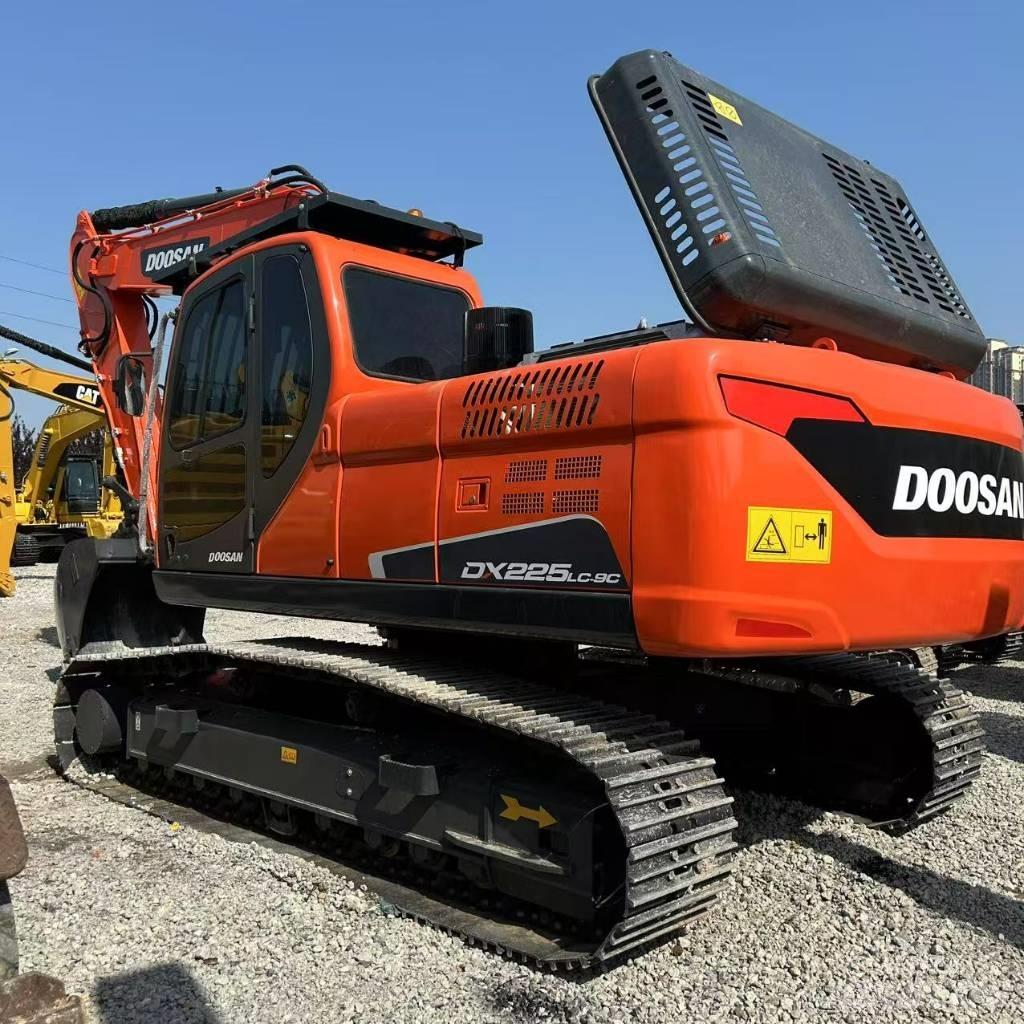 Doosan 225LC-9c Gravemaskiner på larvebånd