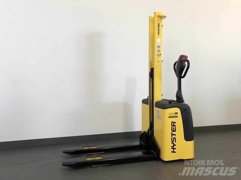 Hyster SC1.0 Gaffelstabler med gående fører