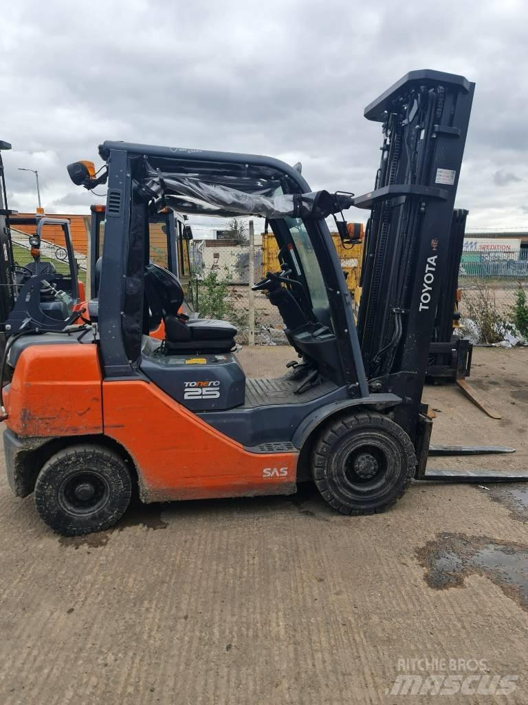 Toyota 02-8 FGF 25 LPG gaffeltrucks