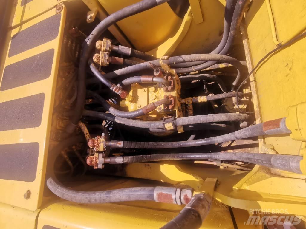 Komatsu PC 200-6 Gravemaskiner på larvebånd