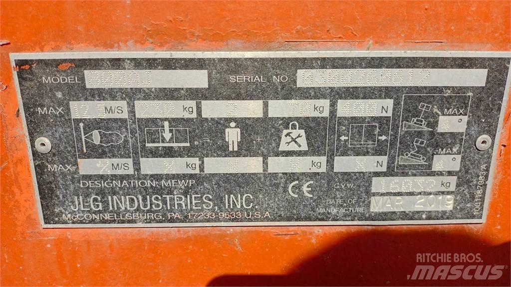 JLG 800AJ Bomlifte med knækarm