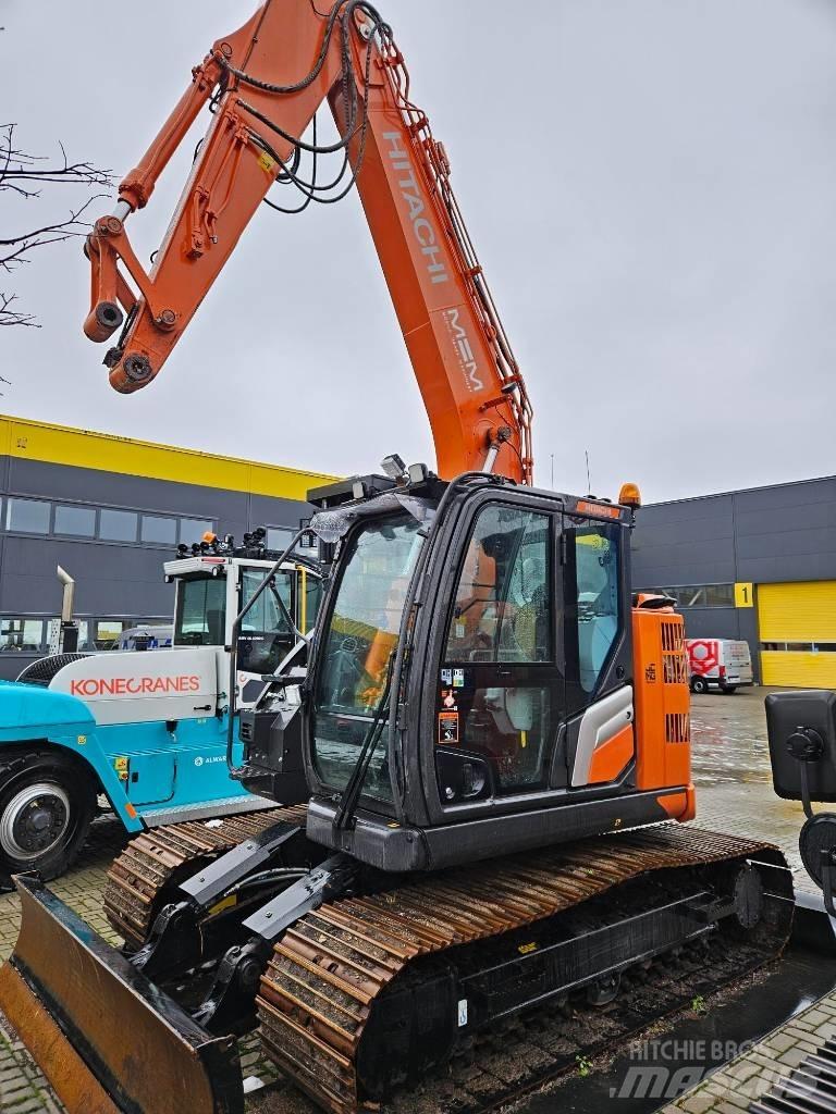 Hitachi ZX 135 US-7 Gravemaskiner på larvebånd