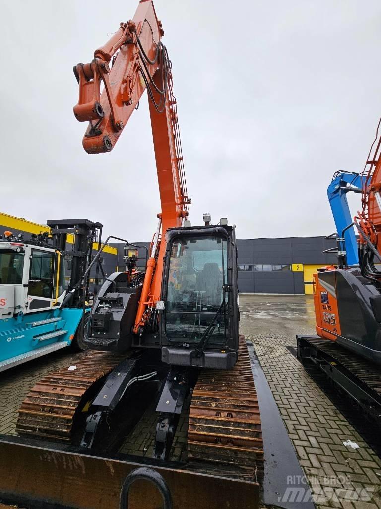 Hitachi ZX 135 US-7 Gravemaskiner på larvebånd