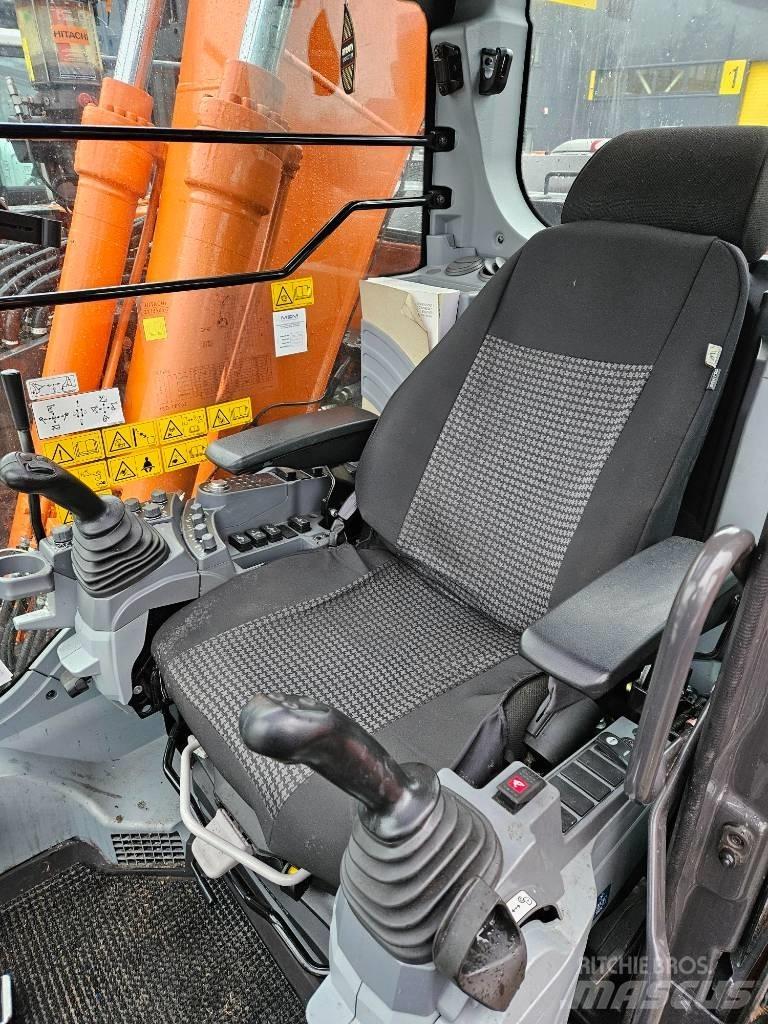 Hitachi ZX 135 US-7 Gravemaskiner på larvebånd