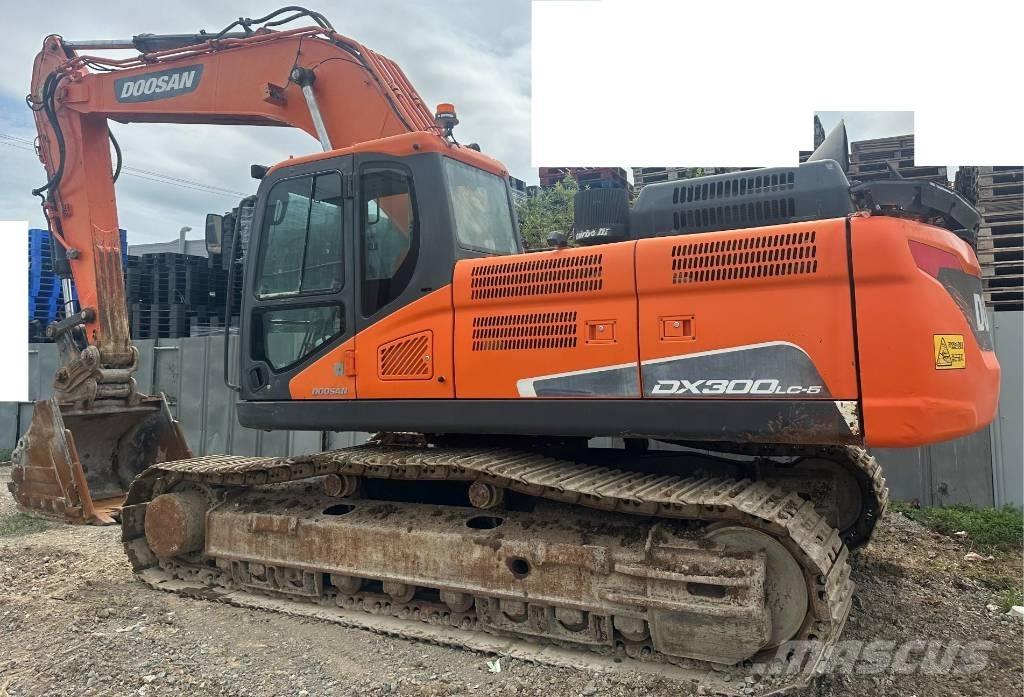 Doosan DX 300 LC-5 Gravemaskiner på larvebånd
