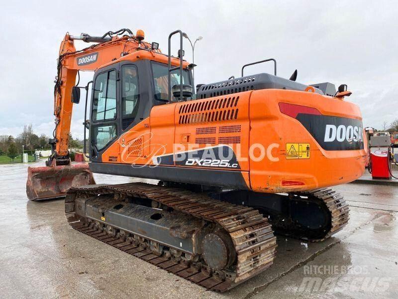 Doosan DX 225 LC Gravemaskiner på larvebånd