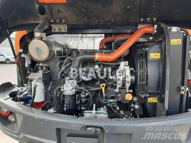 Doosan DX 57 W Gravemaskiner på hjul
