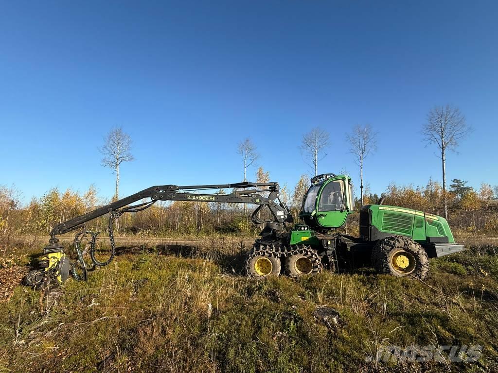 John Deere 1070 E Skovningsmaskiner