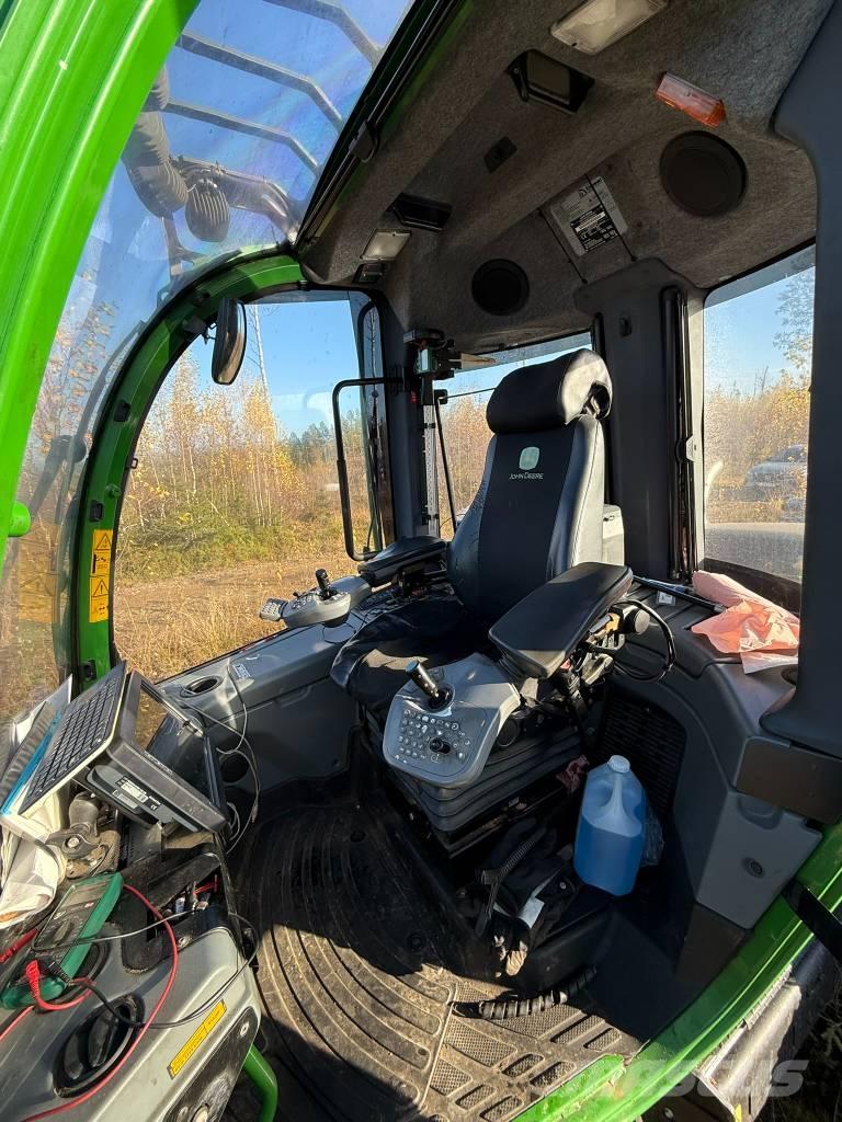 John Deere 1070 E Skovningsmaskiner