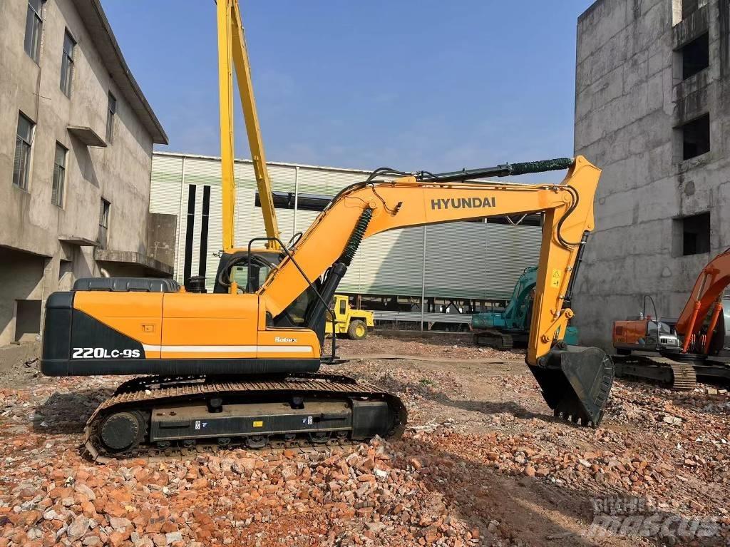 Hyundai R220 Gravemaskiner på larvebånd