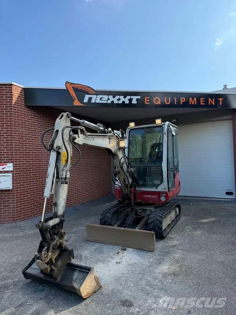 Takeuchi TB230 Gravemaskiner på larvebånd