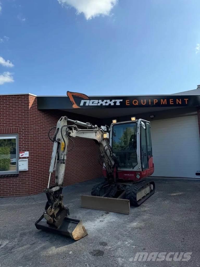 Takeuchi TB230 Gravemaskiner på larvebånd