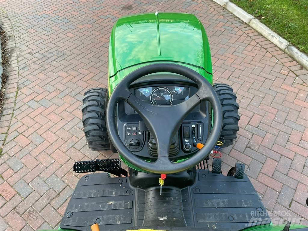 John Deere 2038R Kompakte traktorer