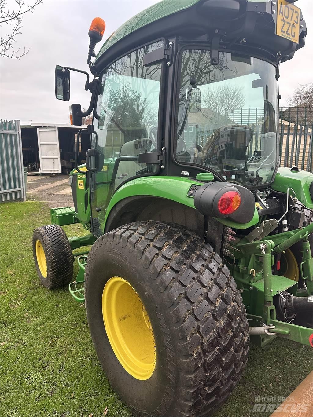 John Deere 4066R Kompakte traktorer