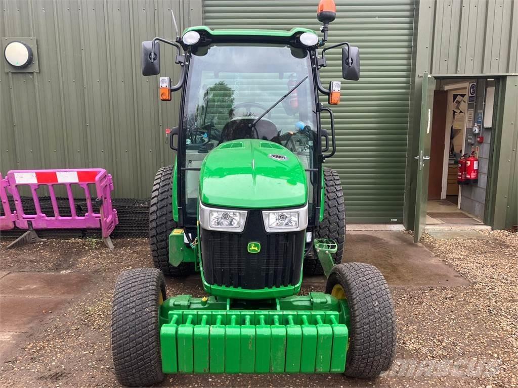 John Deere 4066R Kompakte traktorer