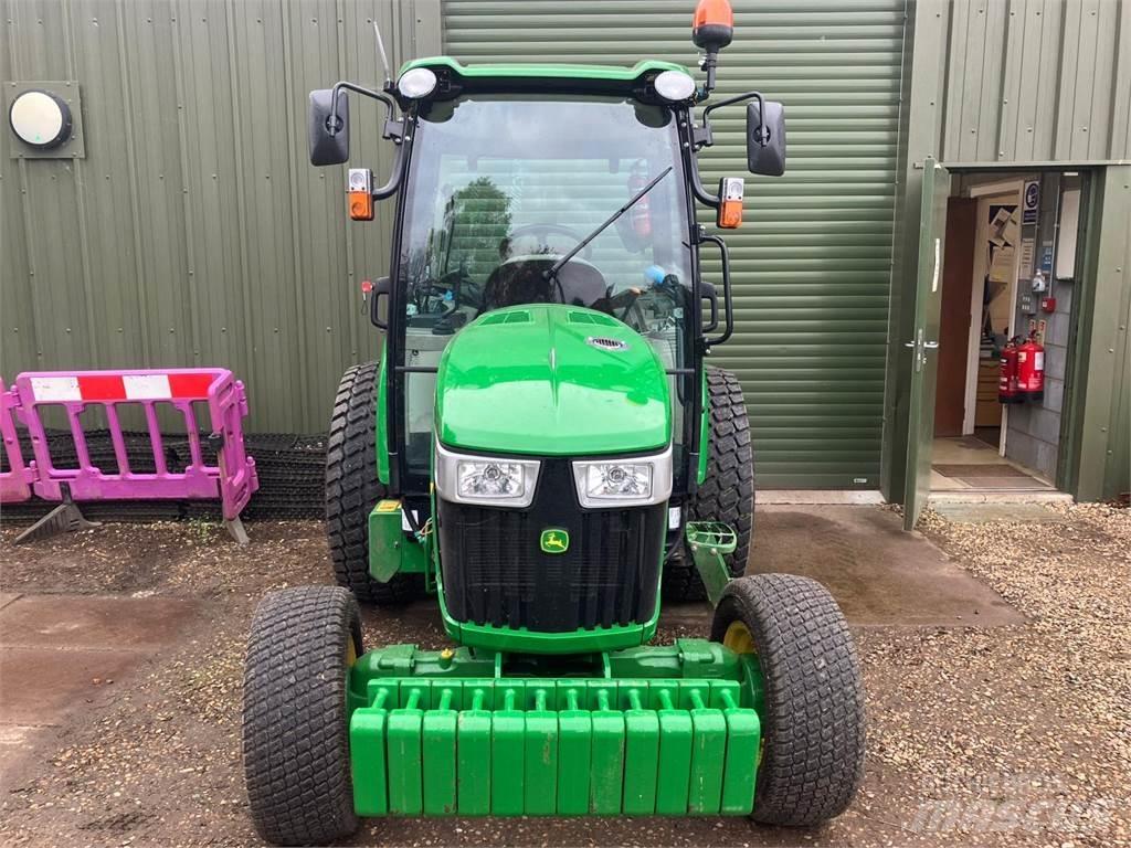 John Deere 4066R Kompakte traktorer