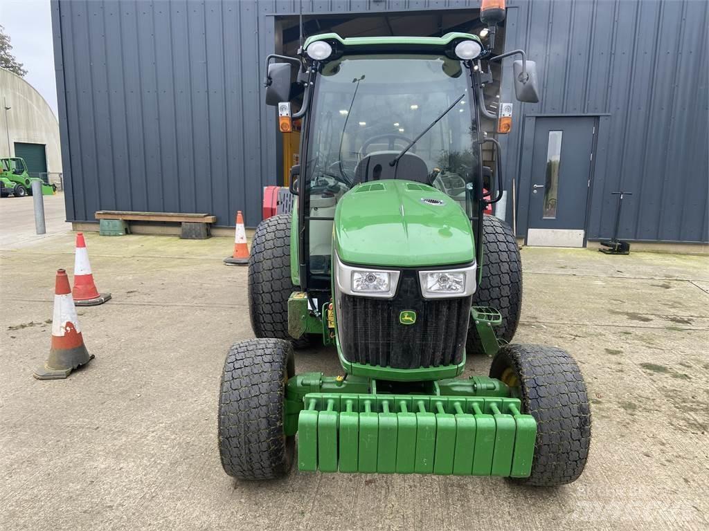 John Deere 4066R Kompakte traktorer