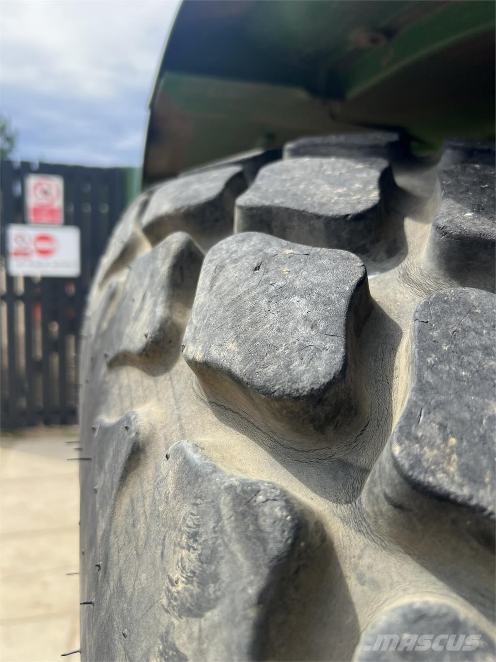 John Deere 5075E Traktorer