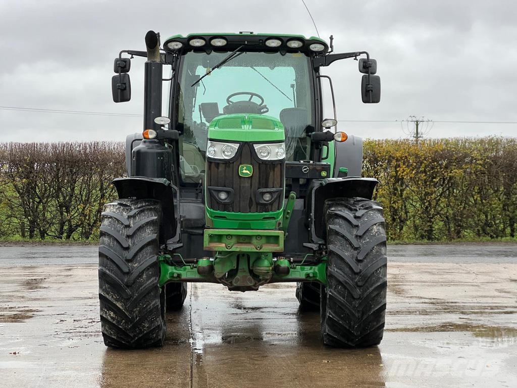 John Deere 6215R Traktorer