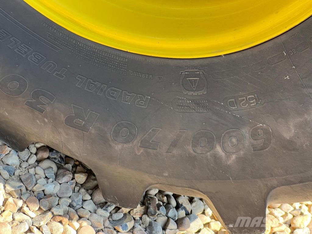 John Deere 6250R Traktorer
