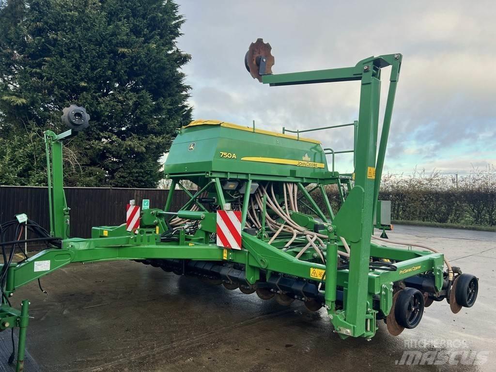 John Deere 750A Såmaskine