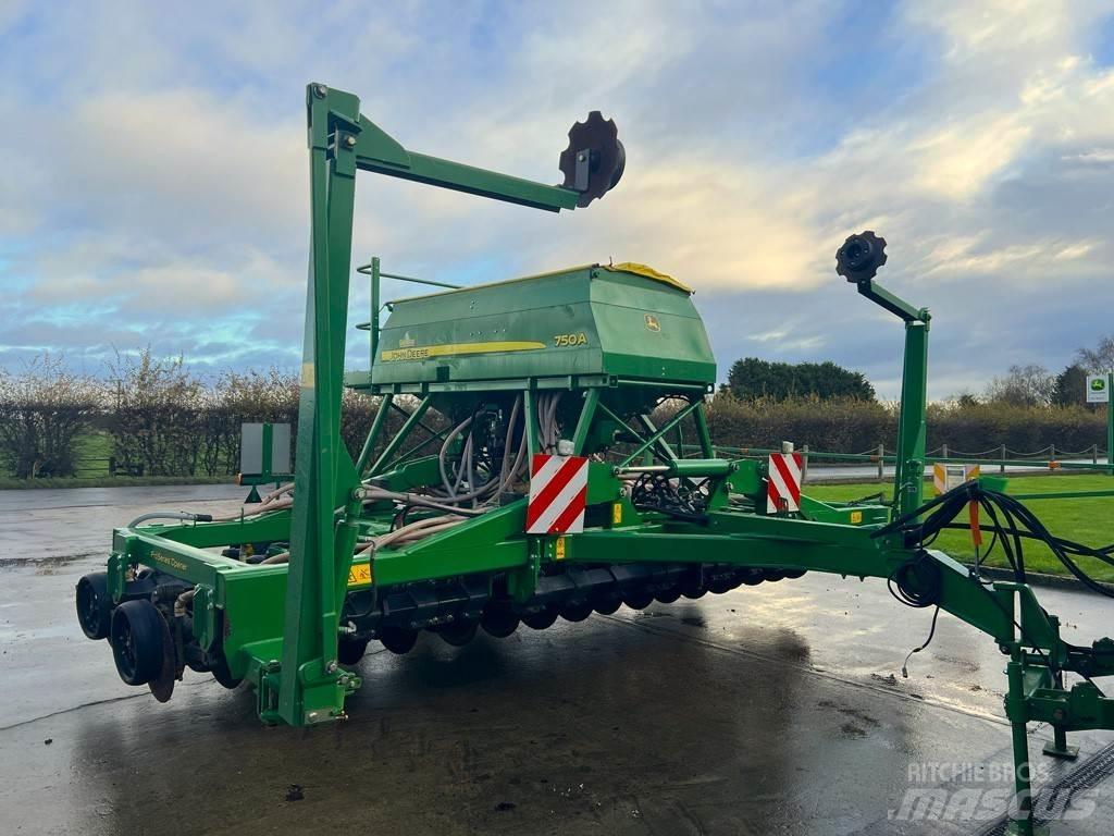 John Deere 750A Såmaskine