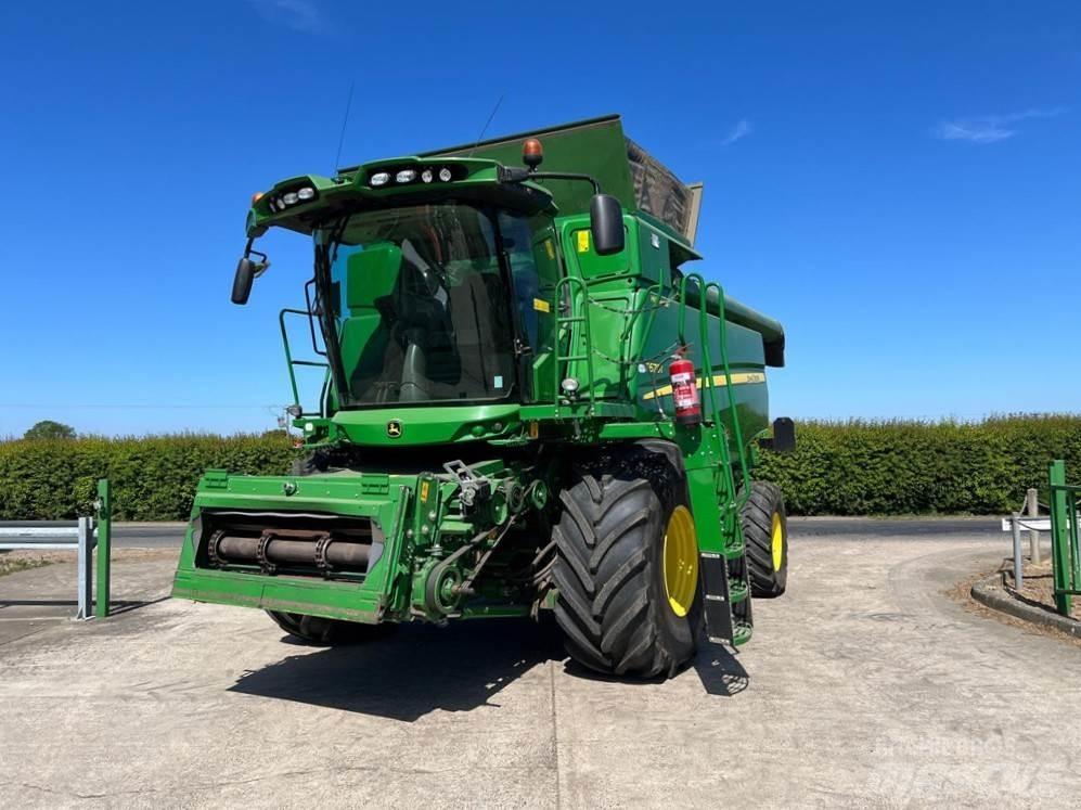 John Deere T670HM Mejetærskere