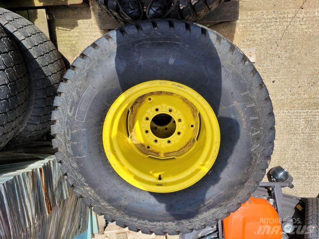 John Deere WHEELS Kompakte traktorer