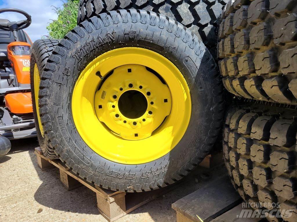 John Deere WHEELS Kompakte traktorer