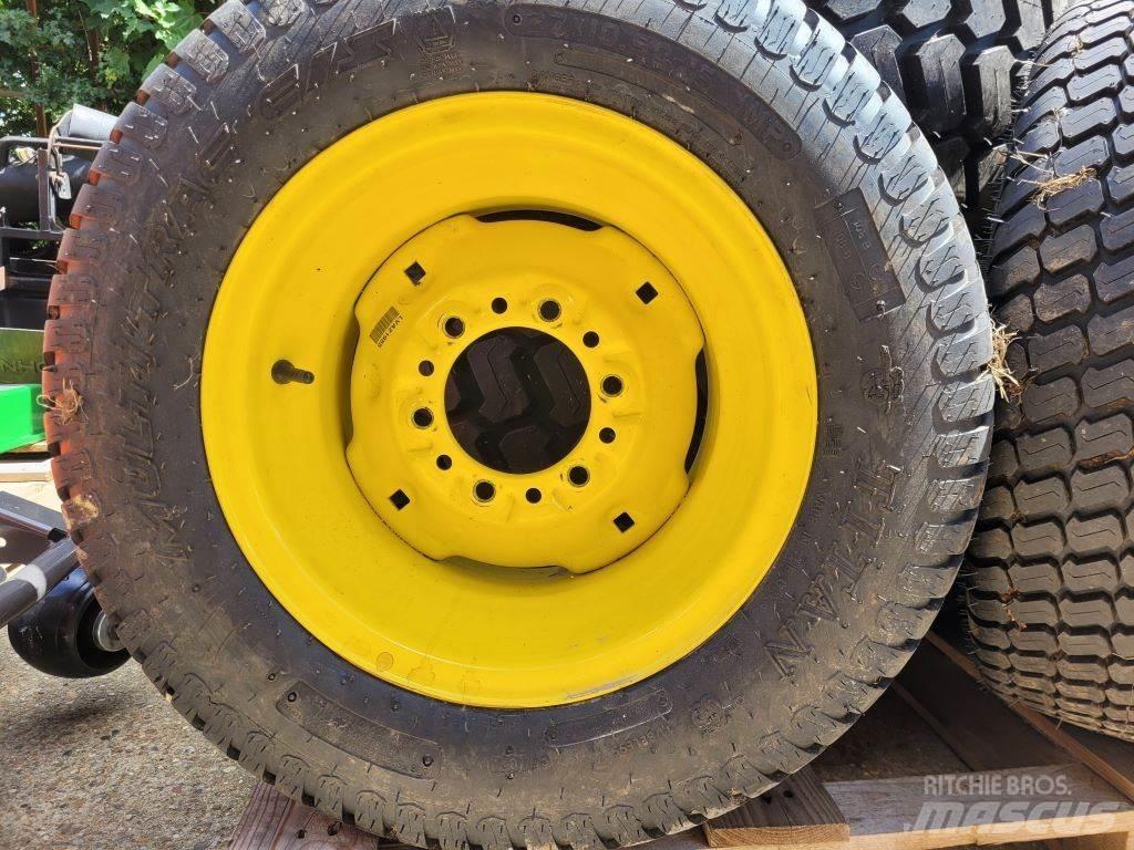 John Deere WHEELS Kompakte traktorer