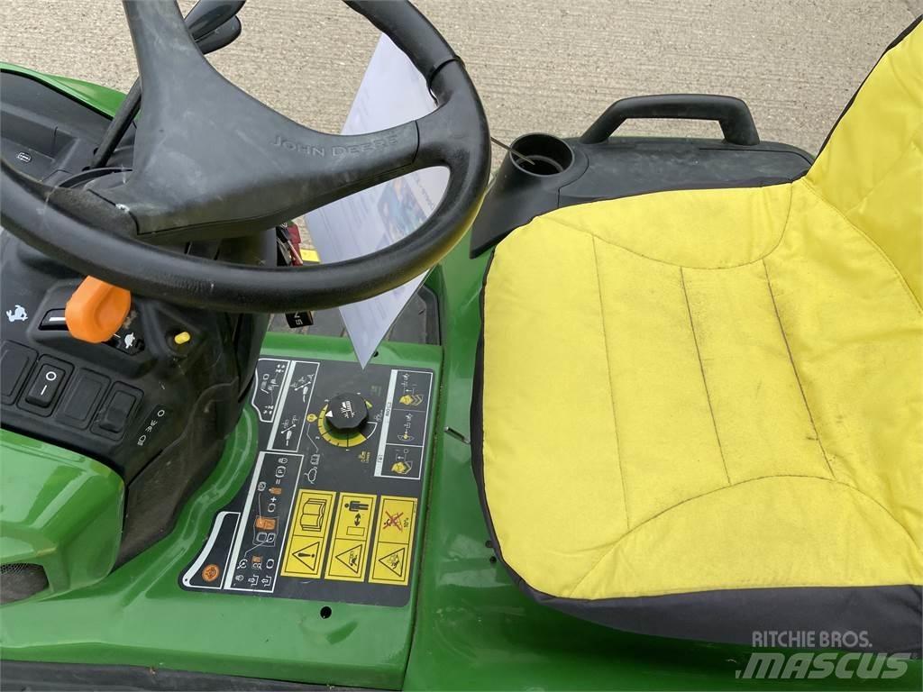 John Deere X750 Traktorer