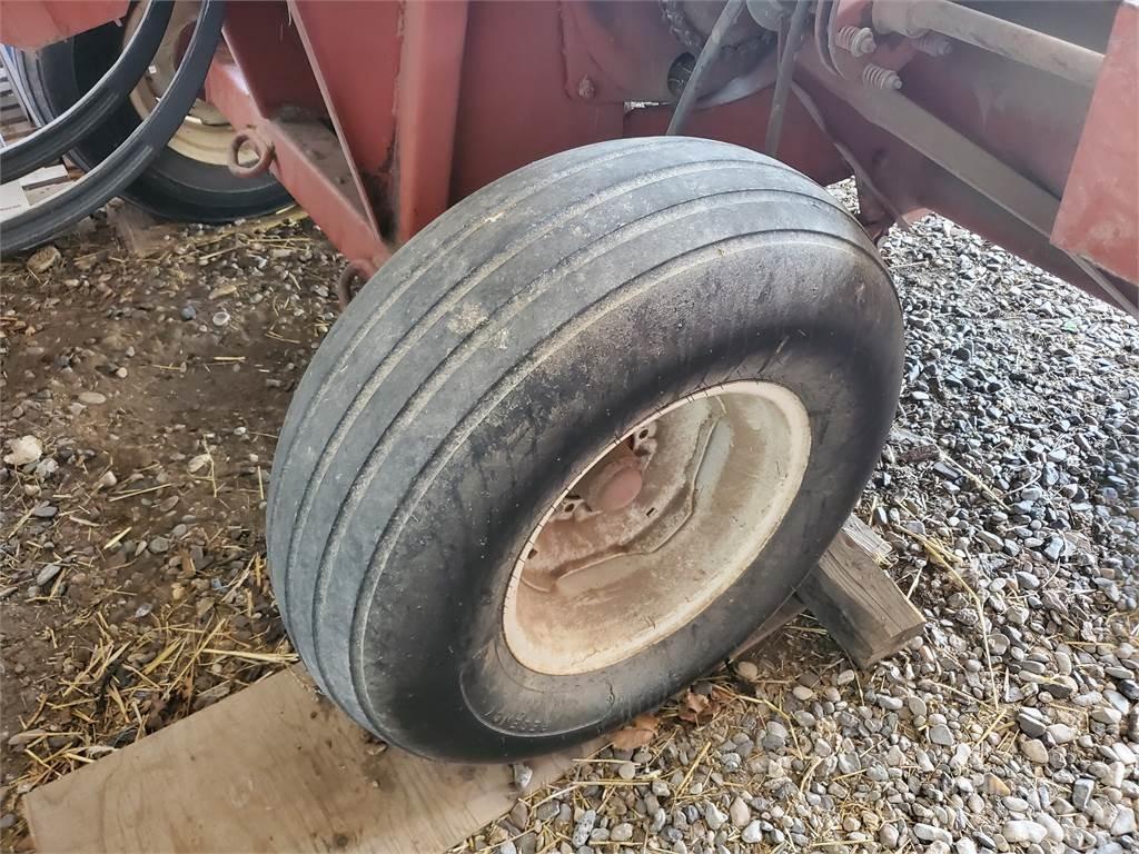 Hesston 4650 Rundballe-pressere