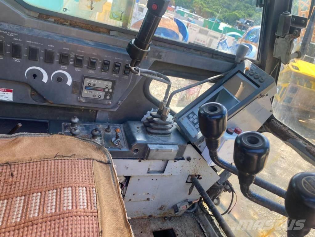 Kobelco CKE 2500 Kraner på larvebånd