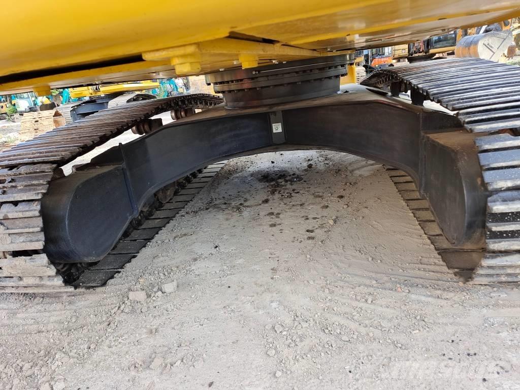 Komatsu PC 220-8 Gravemaskiner på larvebånd