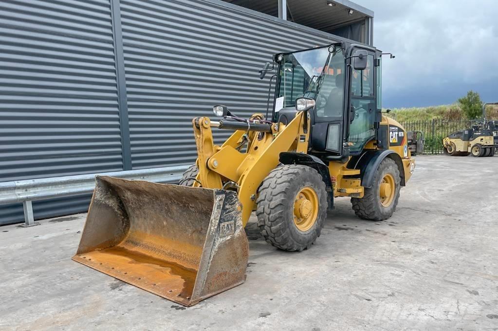 CAT 907M Læssemaskiner på hjul