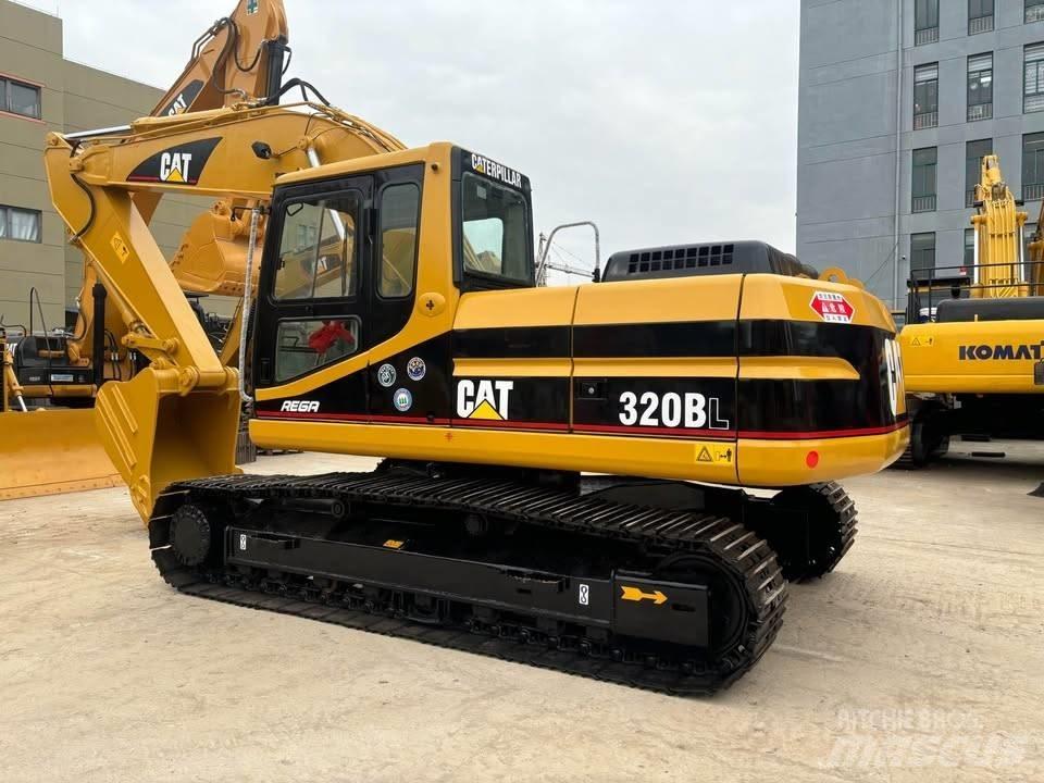 CAT 320 B L Gravemaskiner på larvebånd