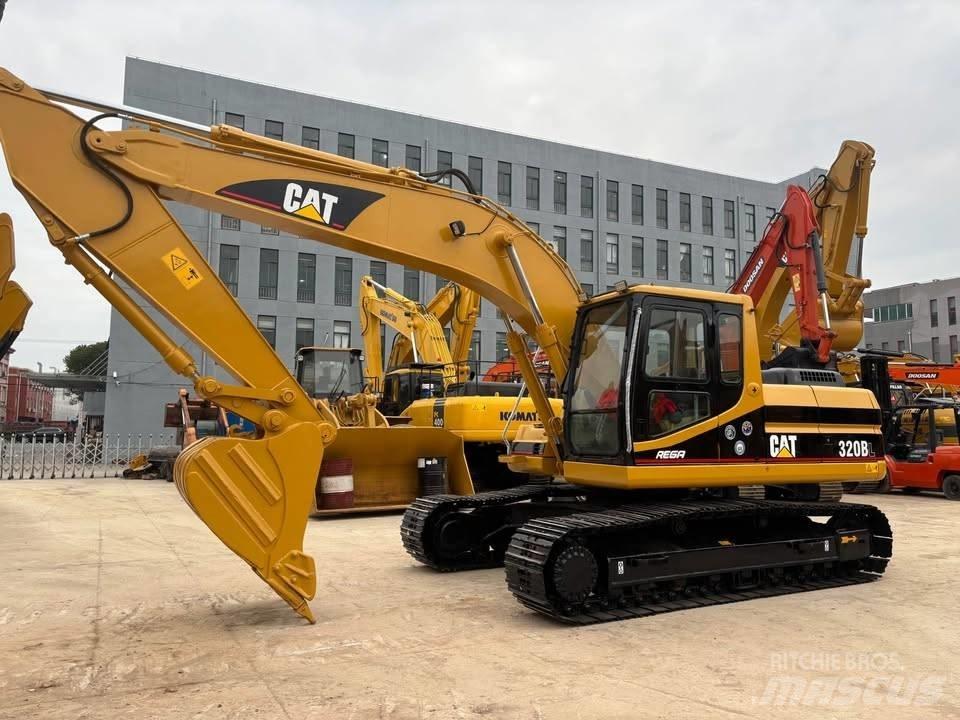 CAT 320 B L Gravemaskiner på larvebånd