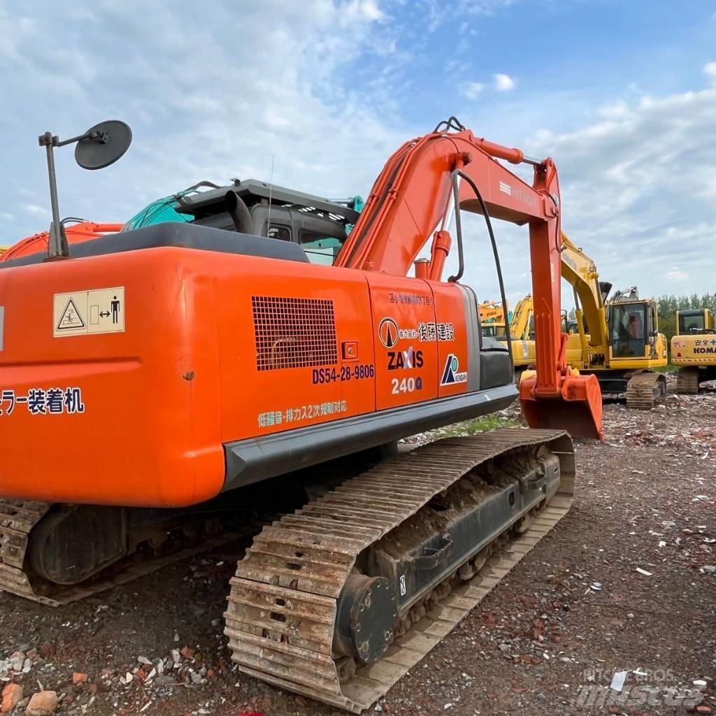 Hitachi zx240 Gravemaskiner på larvebånd