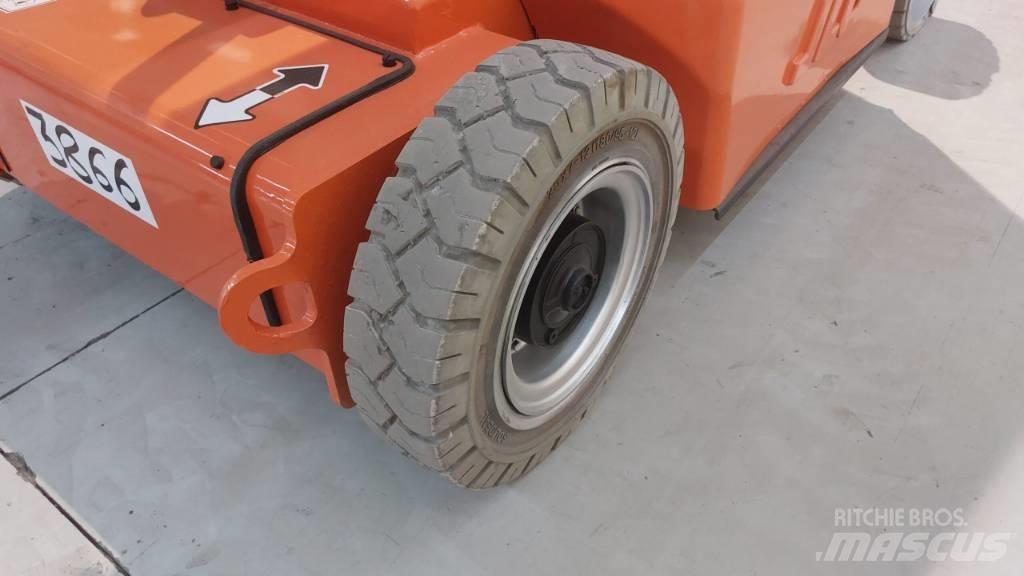 JLG E 400 AJPN Bomlifte med knækarm