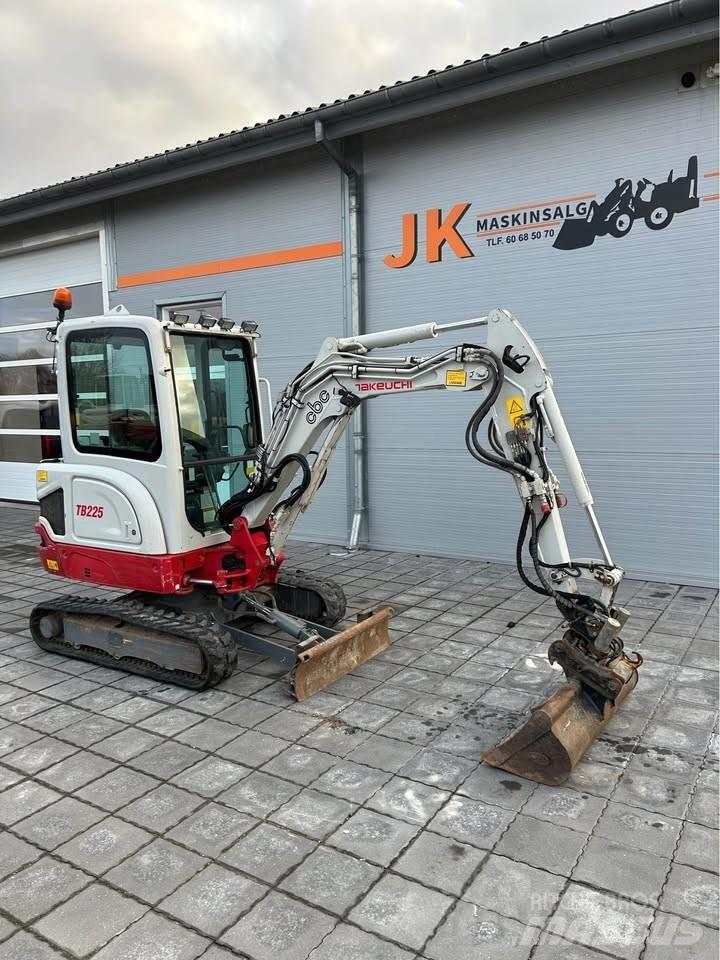 Takeuchi TB 225 Minigravemaskiner