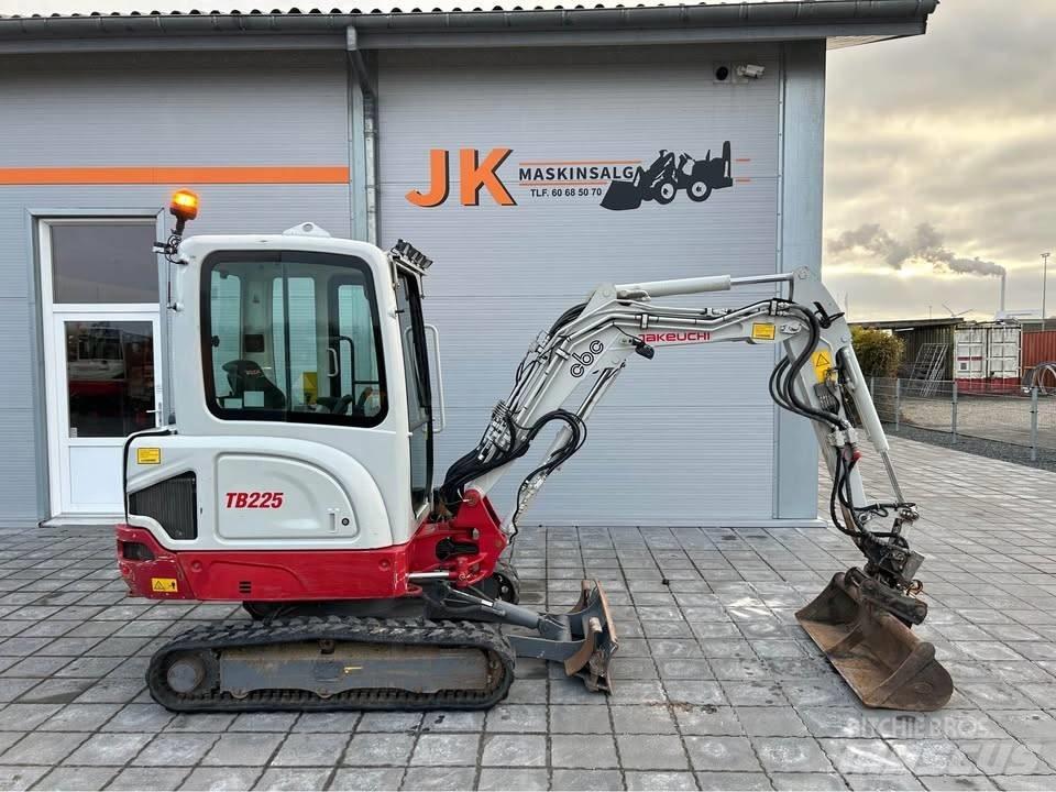 Takeuchi TB 225 Minigravemaskiner