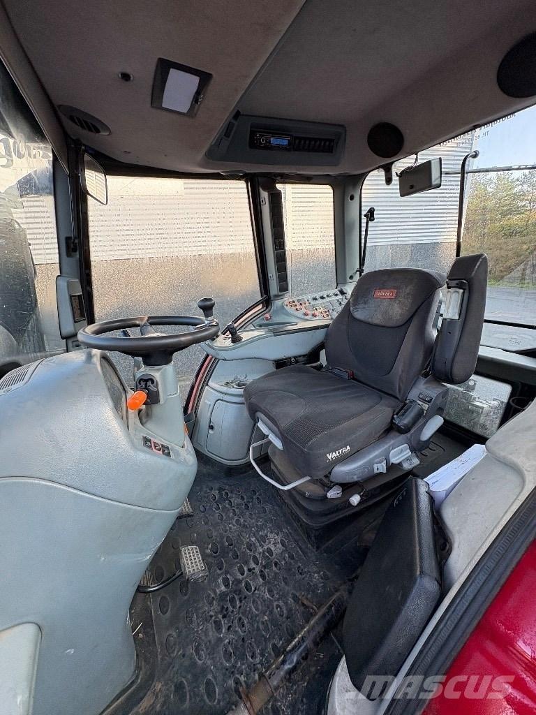 Valtra N 143 Traktorer