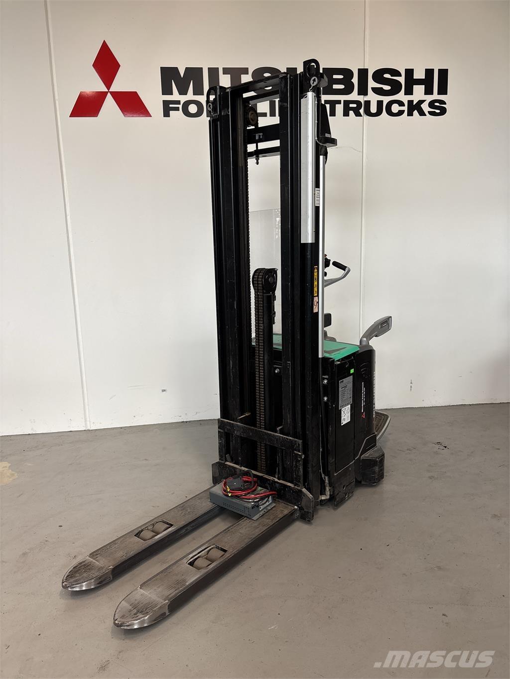 Mitsubishi SBV16N Selvkørende stablere