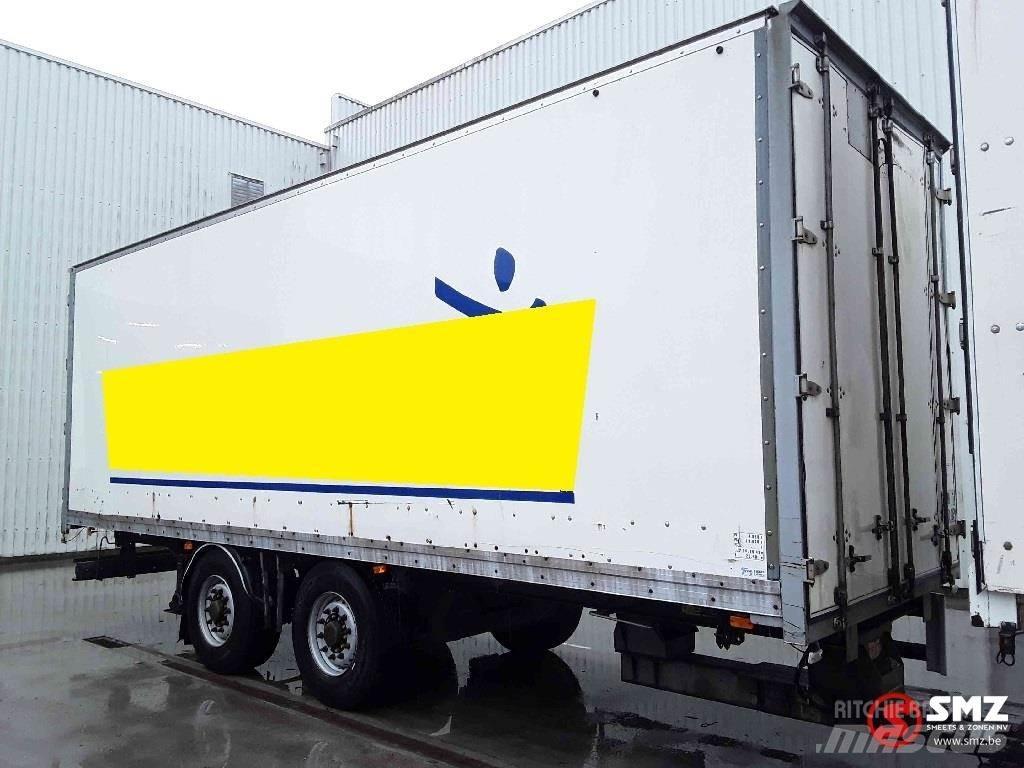 Samro SR 334 Semi-trailer med fast kasse